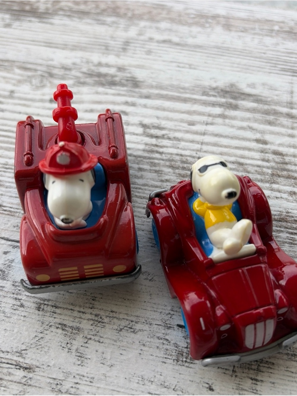 Peanuts Snoopy Diecast Red Fire Truck & Convertible Toy Set - Kids Vehicles - Picture 5 of 5